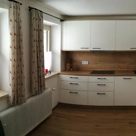 Berghaus Martin * ניוסטיפט אים סטובאיטל